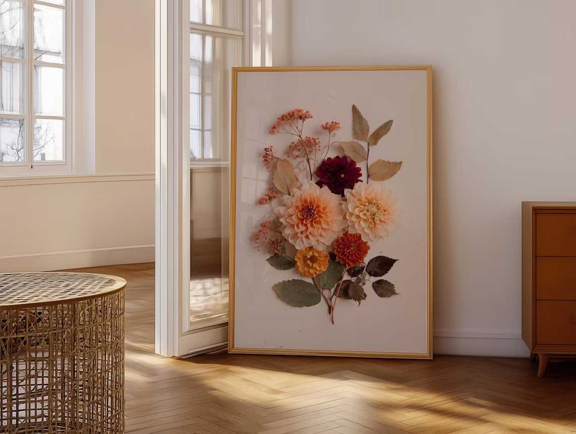 Gepresste Dahlie Print | Orangefarbenes botanisches Poster | Getrocknete Blumen Wandkunst