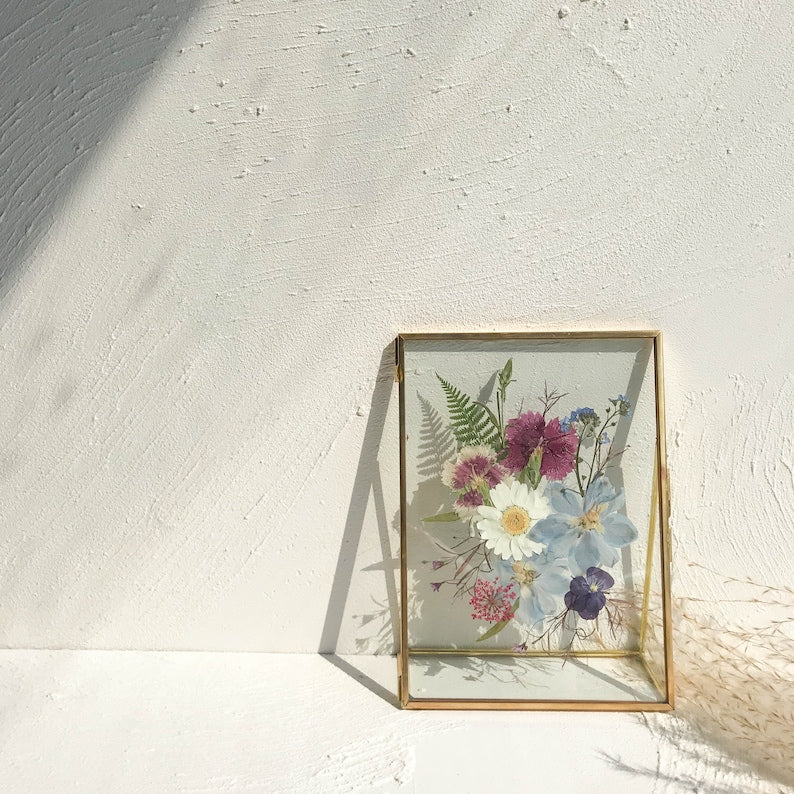 Gepresste Blumenrahmen, Weihnachtspressent, Blumenkunst, Blumengeschenk, botanische Kunstcollage, Blumenliebhabergeschenk, Blumenraumdekor