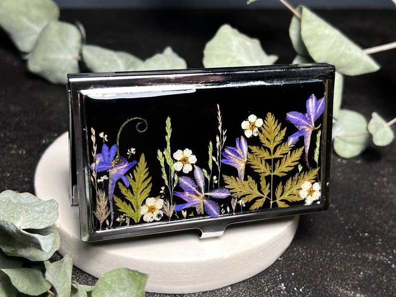 Echter Blumen Visitenkartenhalter, Kreditkartenhalter, Metall Kartenetui mit getrockneten Blumen und Kunstharz