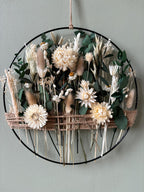 Trockenblumen Wandkranz mit Eukalyptus – Natürlicher Blumenring für Boho und modernes Wohndesign