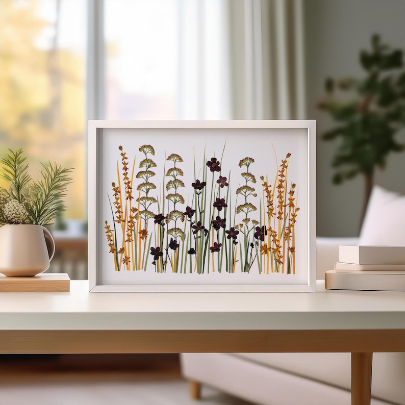 Getrocknetes Blumenarrangement im Holzrahmen 20x30cm – Echte Blumenkunst Wohndekoration