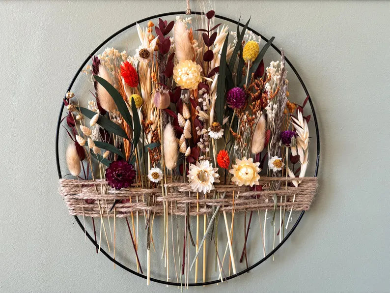 Bordeauxroter Eukalyptus Blumenkranz – Herbstliche Wanddeko, Boho & Landhausstil