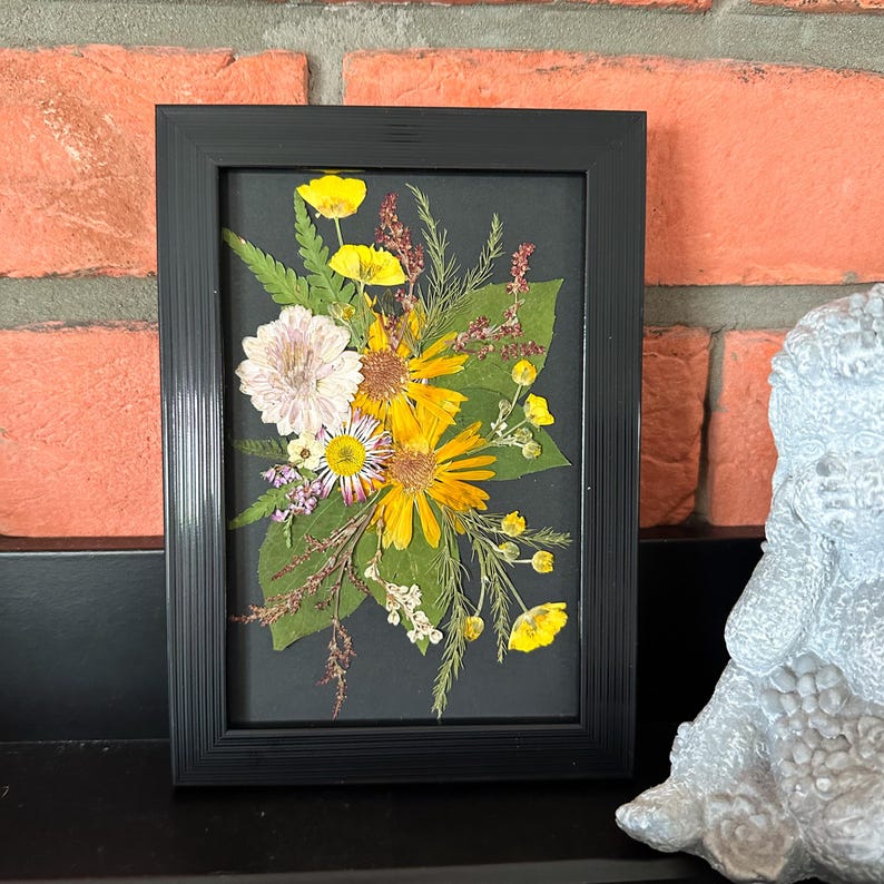 Gepresste Blumen Wandbehang Dekor, 10x15 cm, Echtes Blumen Kunstwerk im Rahmen, Rustikale Boho Zimmerdeko