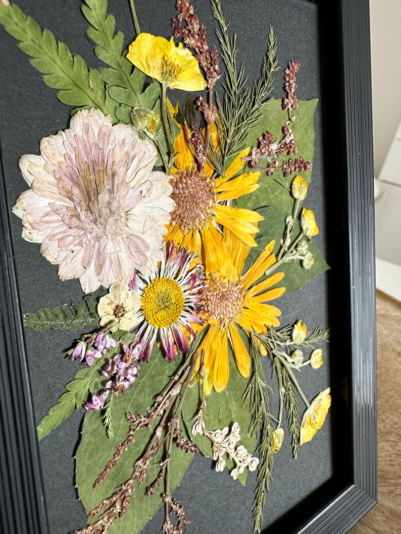 Gepresste Blumen Wandbehang Dekor, 10x15 cm, Echtes Blumen Kunstwerk im Rahmen, Rustikale Boho Zimmerdeko