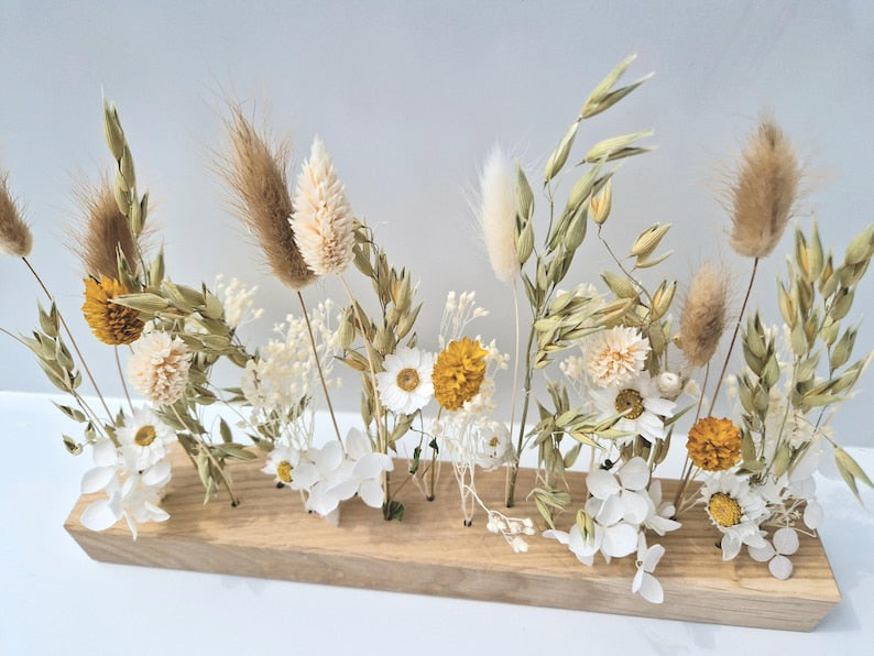 Holzleiste mit Trockenblumen | Eichenholz Blumenboard | Tischdeko Wanddeko