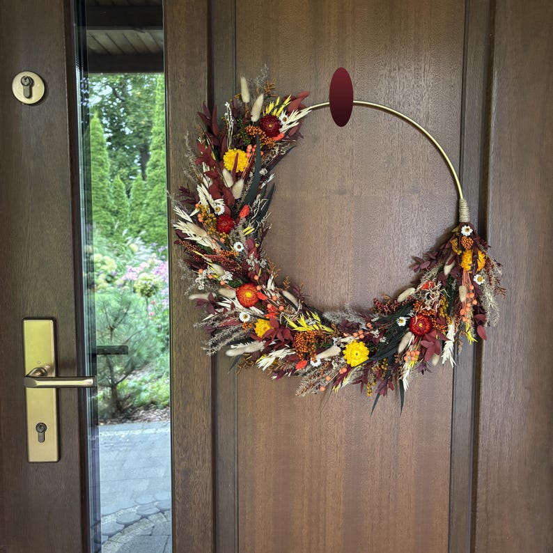 Trockenblumenkranz Herbst – Bordeaux Eukalyptus, Orange & Sonnengelb – Boho Cottagecore Wanddeko für Haustür
