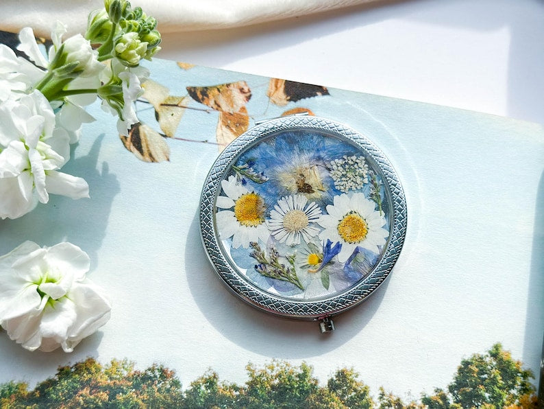 Gepresste Blume Taschenspiegel, Silber, 7,8 cm, zwei Spiegel, floraler Kompaktspiegel, Reise