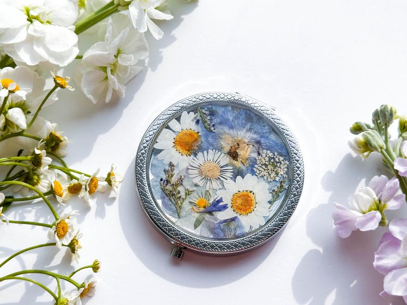 Gepresste Blume Taschenspiegel, Silber, 7,8 cm, zwei Spiegel, floraler Kompaktspiegel, Reise