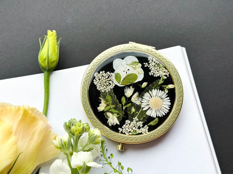 Gepresste Blume Kompaktspiegel – Echte Blumen, Gold Finish, 7,8 cm, Handgefertigt