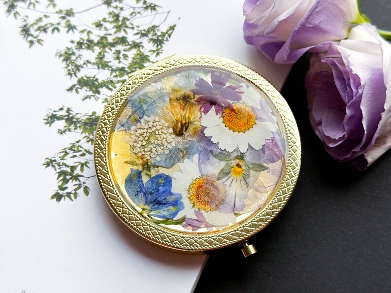 Silberner Taschenspiegel mit gepresster echter Blume, goldfarbenes Finish, Handwerkskosmetik, Hochzeitsgeschenk