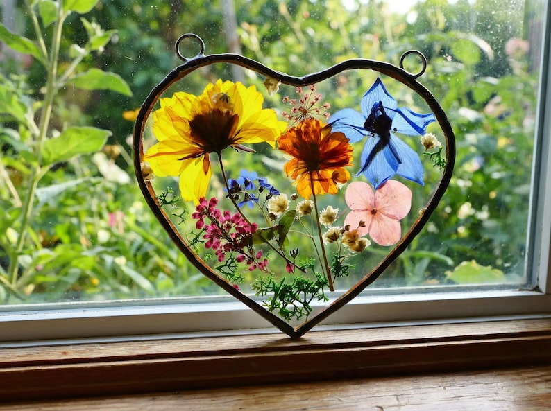 Geburtsblume Suncatcher mit gepressten Blumen, 12x12 cm Fensterdeko