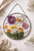 Rundes gepresstes Blumen-Buntglasdekor mit echtem Schmuckkörbchen und Ringelblume – 22 cm botanische Wandkunst